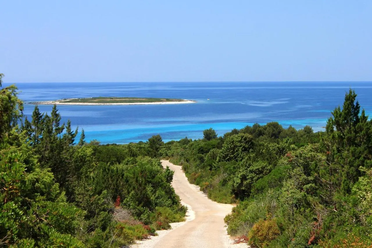 Apartments With A Parking Space Savar, Dugi Otok - 12762 Brbinj