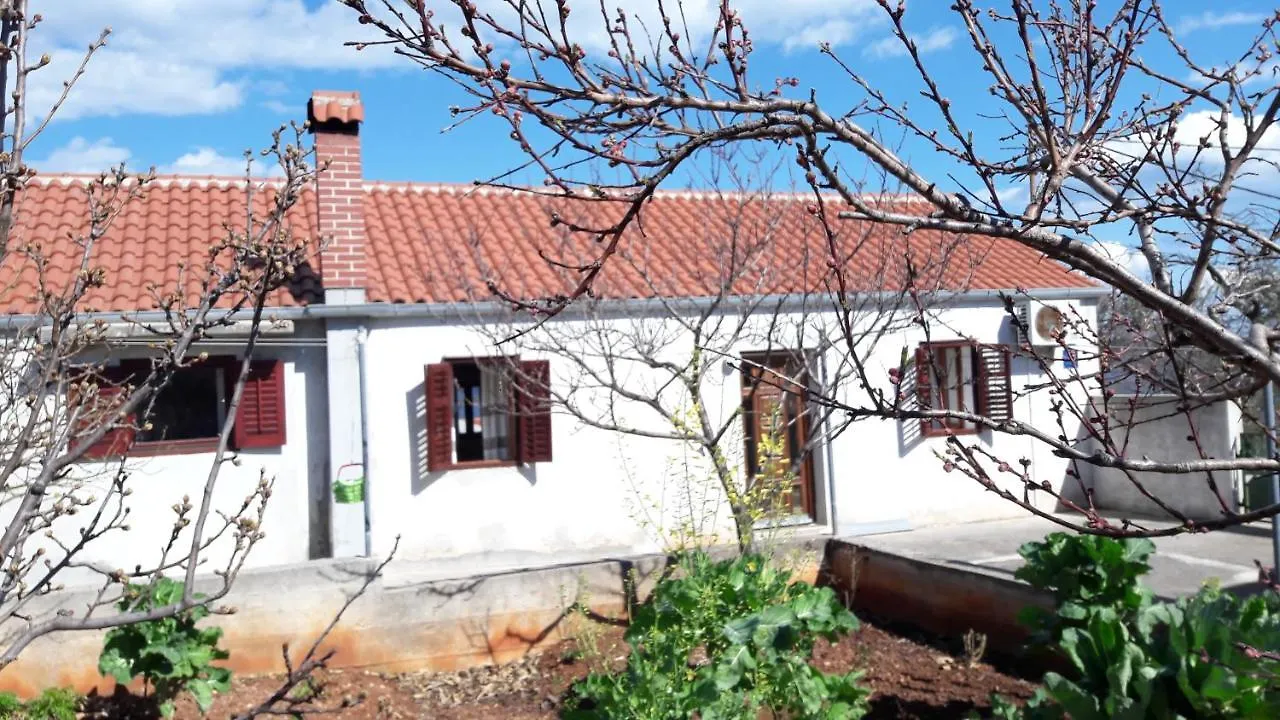 Apartments With A Parking Space Savar, Dugi Otok - 12762 Brbinj